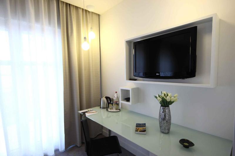 Executive Double or Twin Room image 1