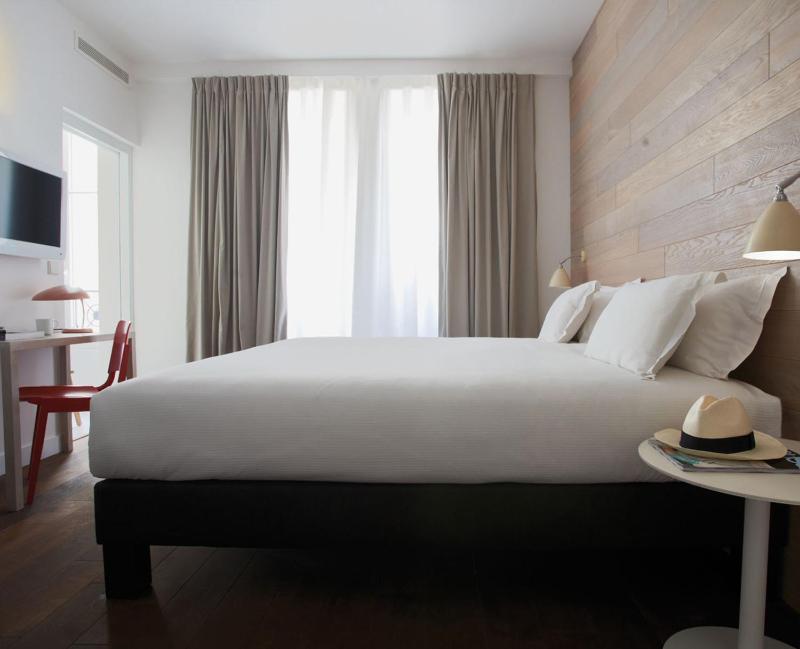 Family Club Room image 2