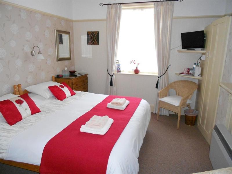 Twin Room with Shower image 1