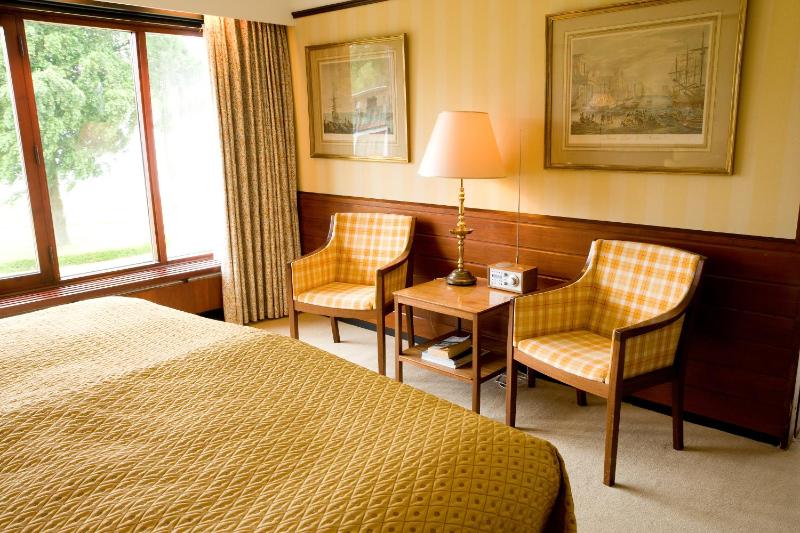 Double Room with Sea View image 2