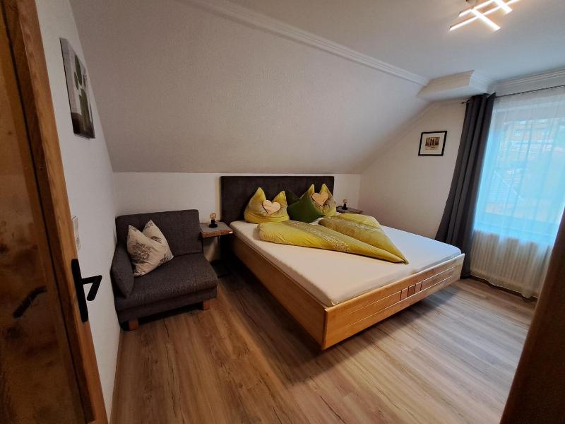 One-Bedroom Apartment image 4