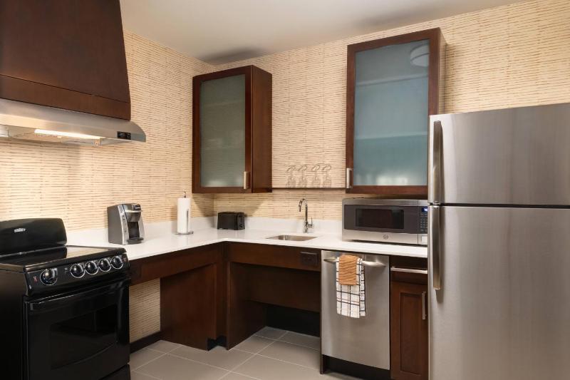 One-Bedroom King Suite with Sofa Bed - Hearing Accessible image 3