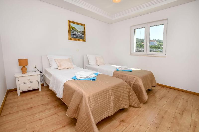 Apartments Silvana - image 10