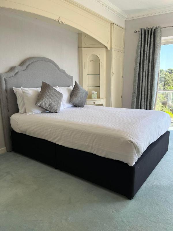 Suite with Sea View image 3