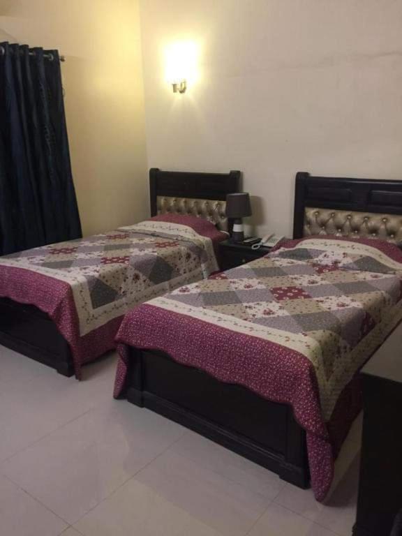Deluxe Twin Room image 1