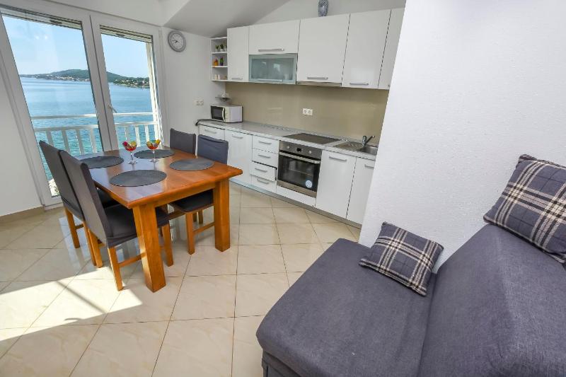 Apartments Silvana - image 18