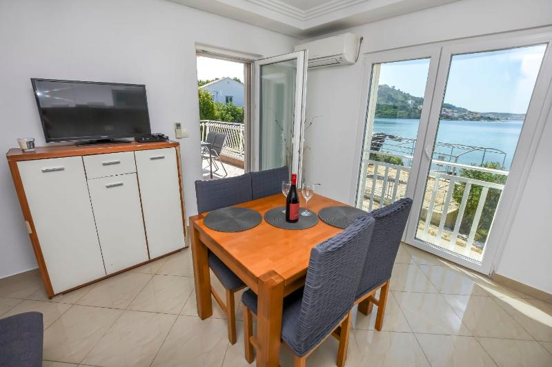 Apartments Silvana - image 14