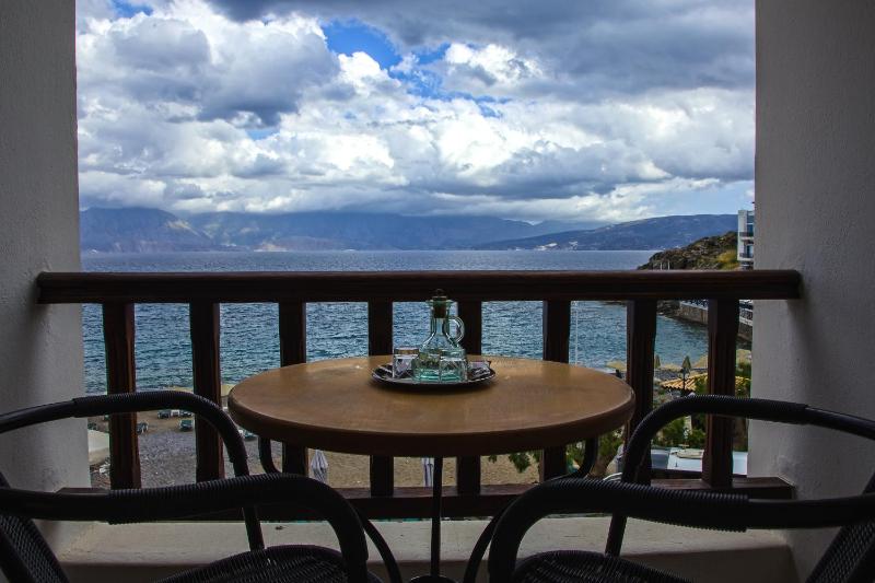 Suite Apartment with Sea View image 3