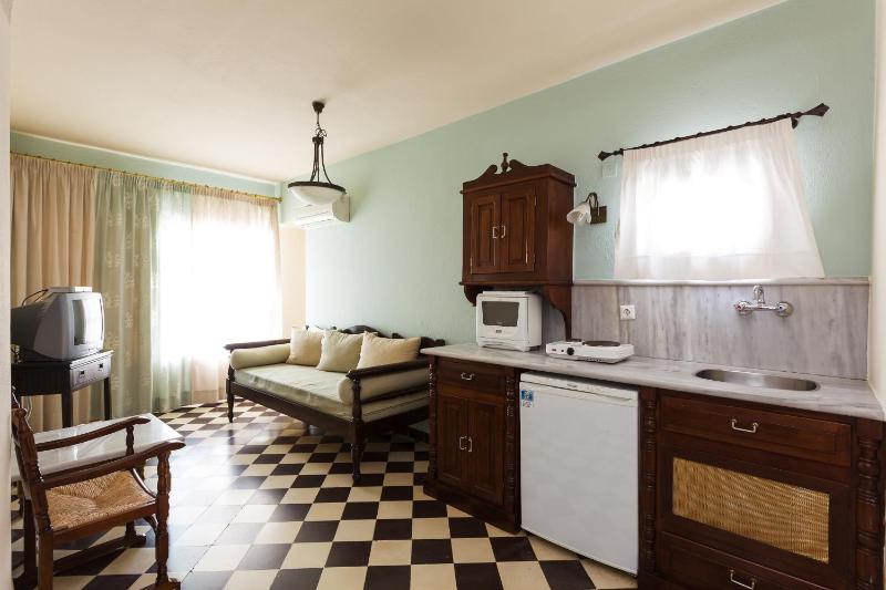 Suite Apartment with Sea View image 4
