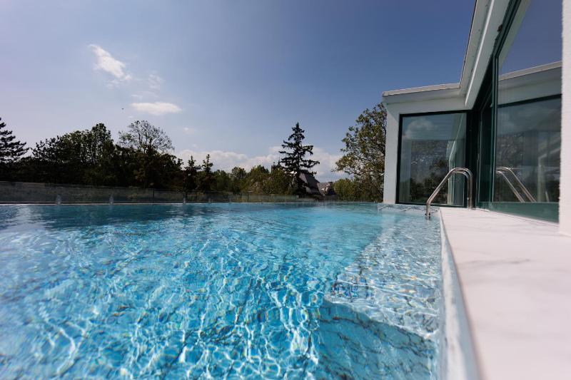 Villa Bauhaus Wellness Apartman Images