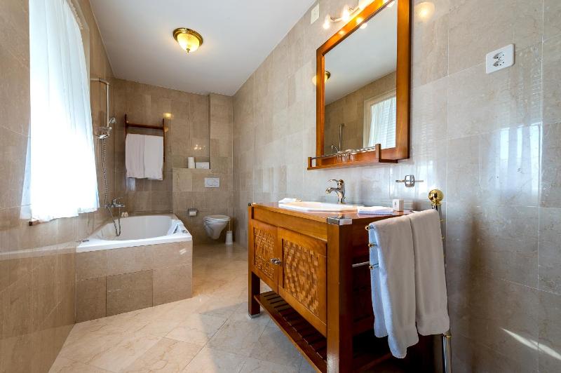 Junior Suite image 1