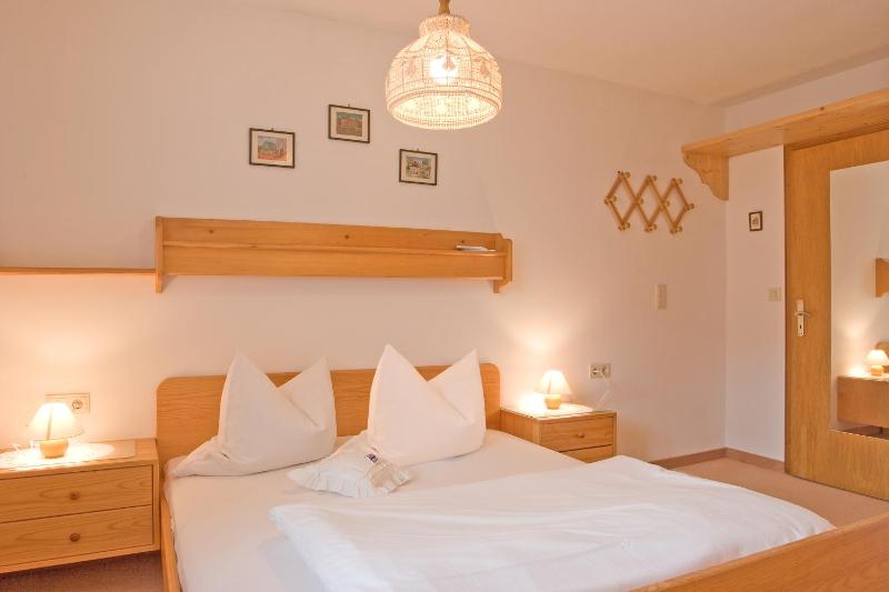 Double Room with Balcony image 4