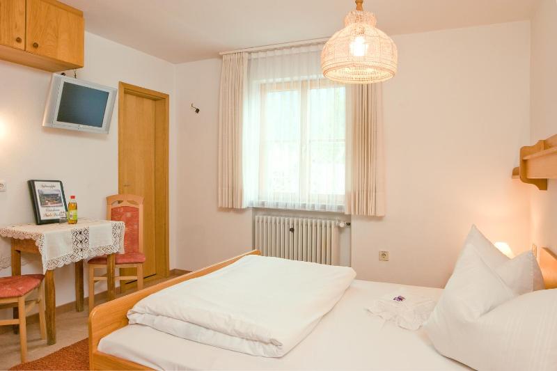 Double Room with Balcony image 2