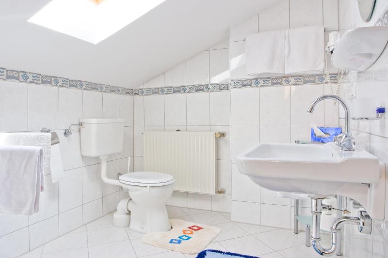 Triple Room image 3