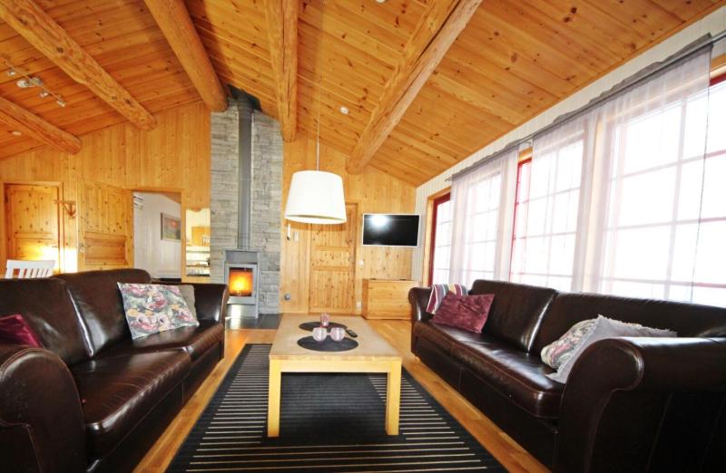 Two-Bedroom Cottage image 3