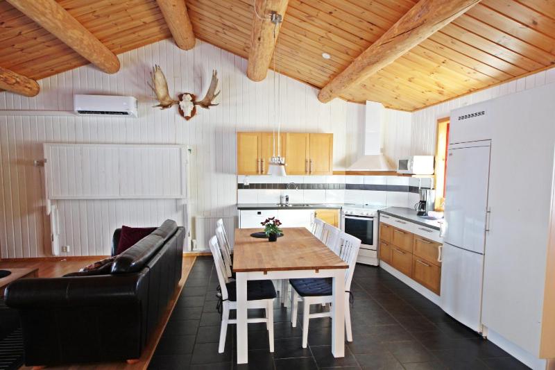 Two-Bedroom Cottage image 4