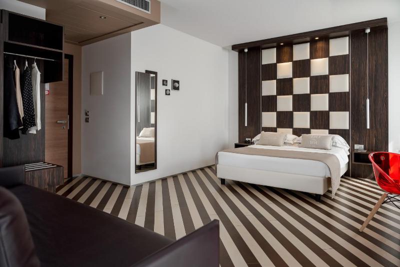 Superior Double Room image 3