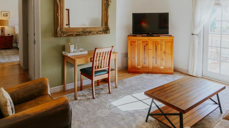 Junior Suite with Balcony image 3