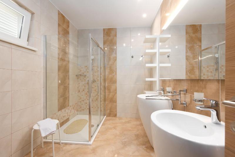 Villa Sveti Petar - with heated pool and outdoor jacuzzi - image 14