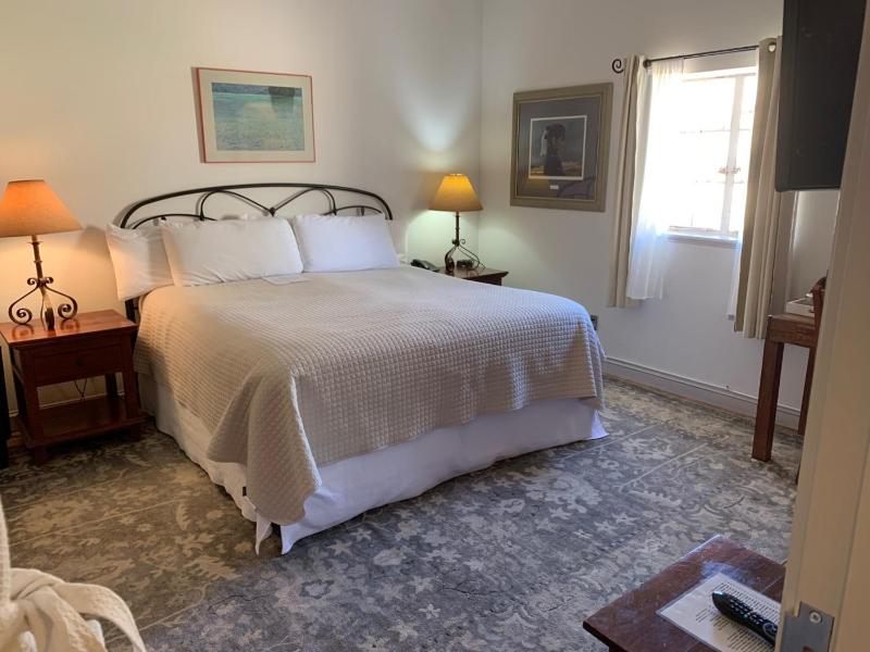 Deluxe King Room image 1