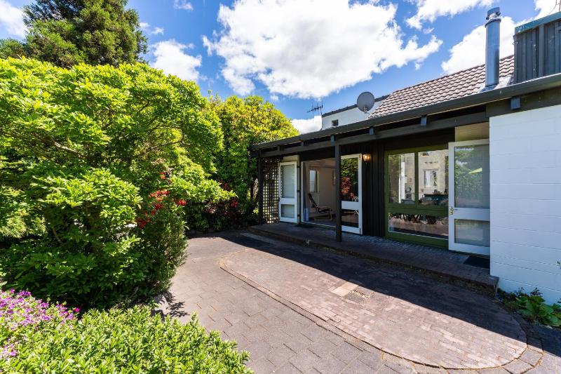 Elegant Townhouse - image 14
