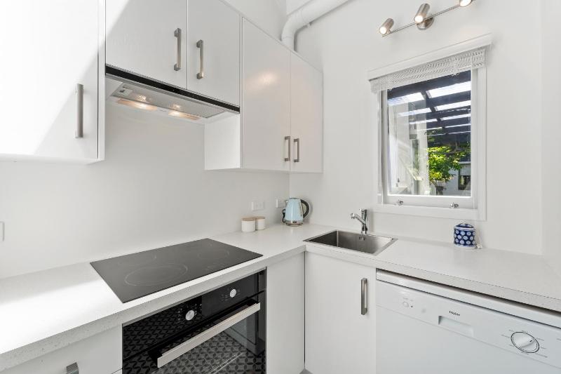 Elegant Townhouse - image 20