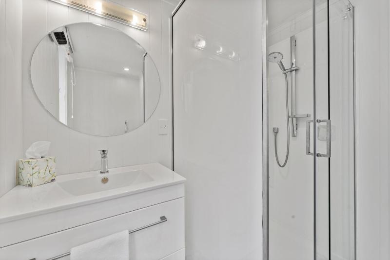 Elegant Townhouse - image 26