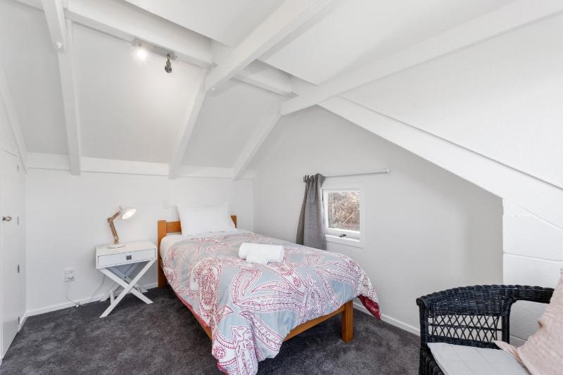 Elegant Townhouse - image 2