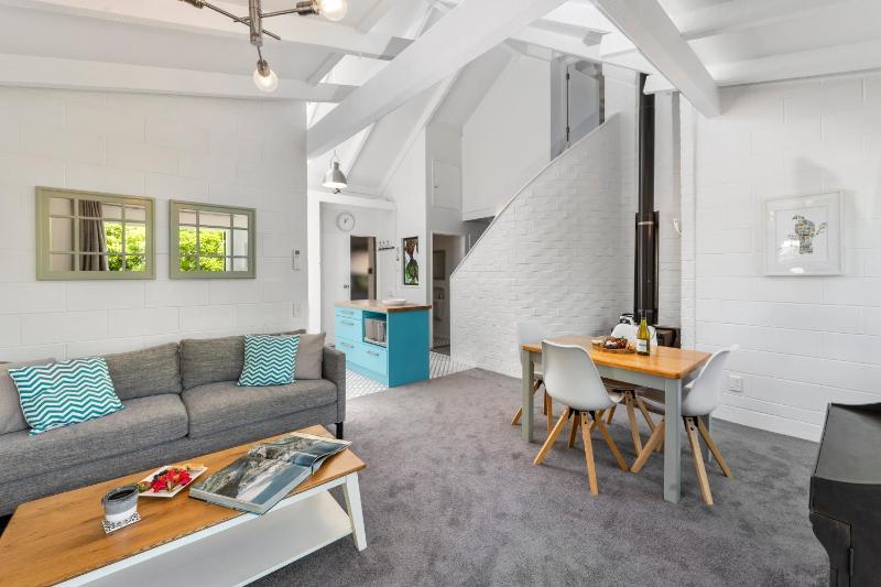 Elegant Townhouse - image 5