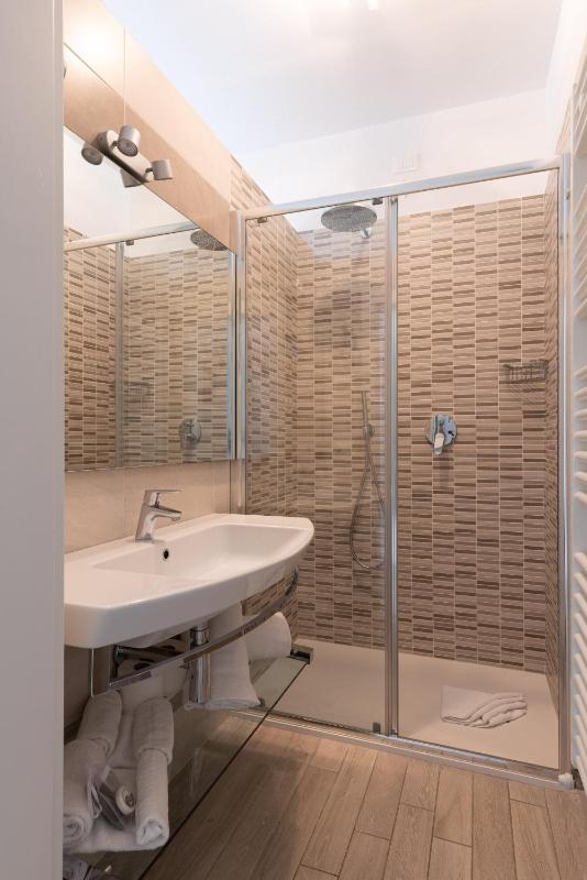 Superior Double or Twin Room image 4
