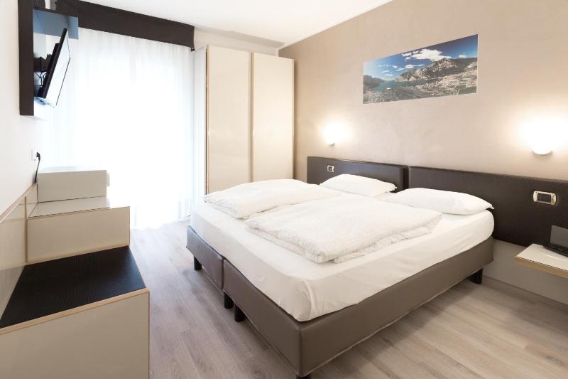 Standard Double Room with Balcony image 1