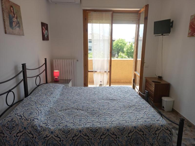 Double Room with Private External Bathroom image 2