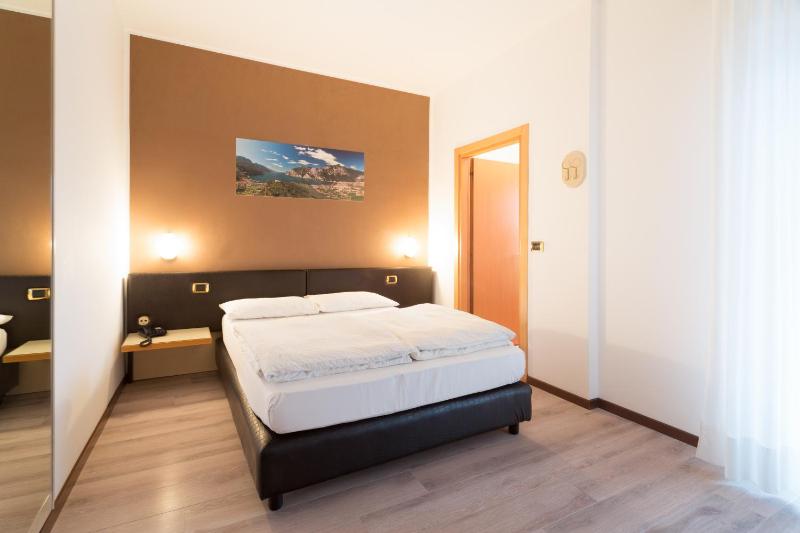 Comfort Double Room with Balcony image 3