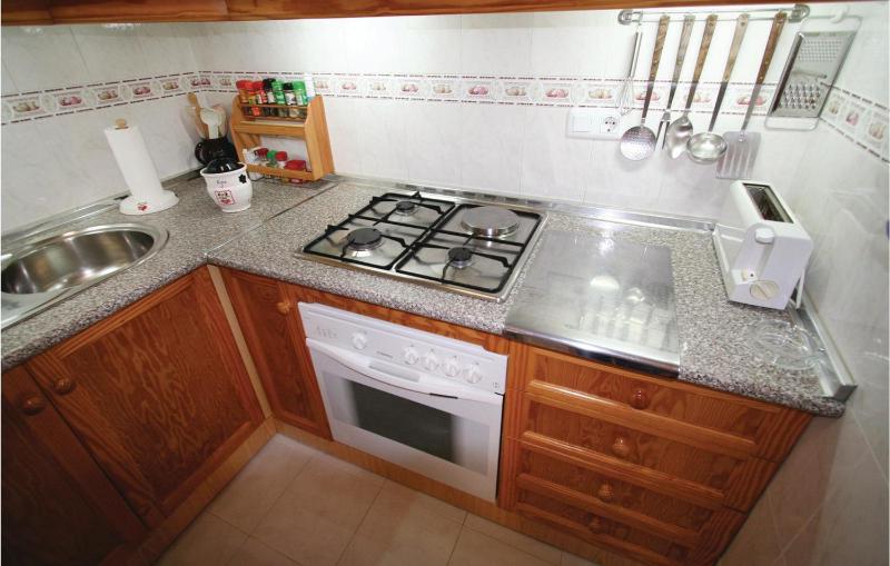Amazing Home In Gran Alacant With Swimming Pool - image 11