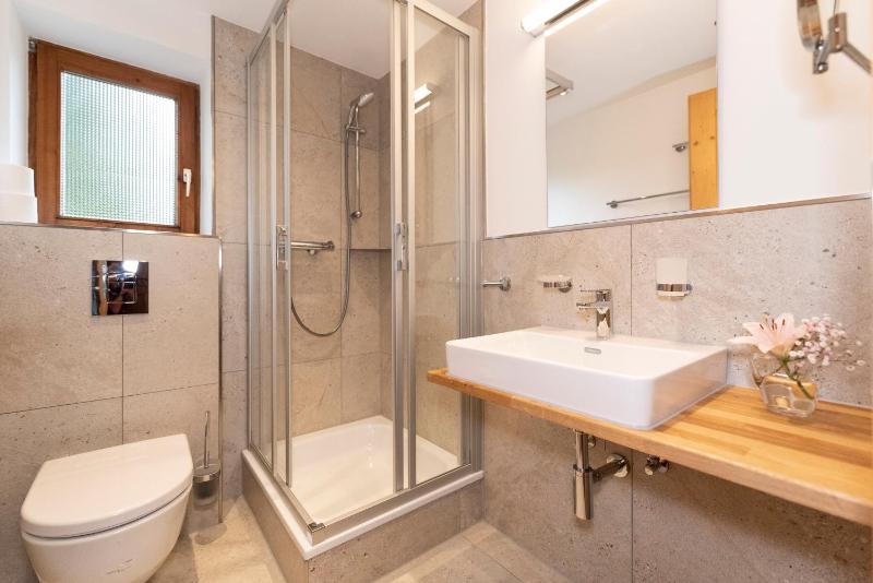 Studio Apartment image 2