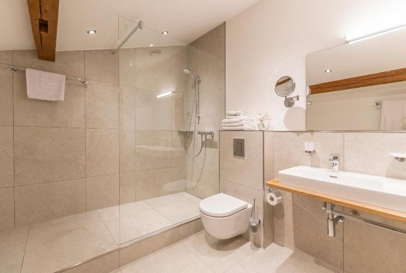 One-Bedroom Apartment image 1