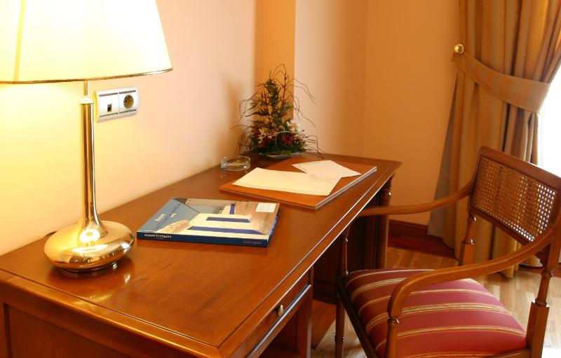 Double Room with Extra Bed (3 Adults) image 4