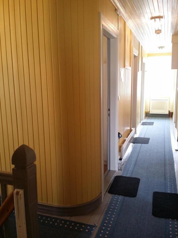 Small Twin Room image 3