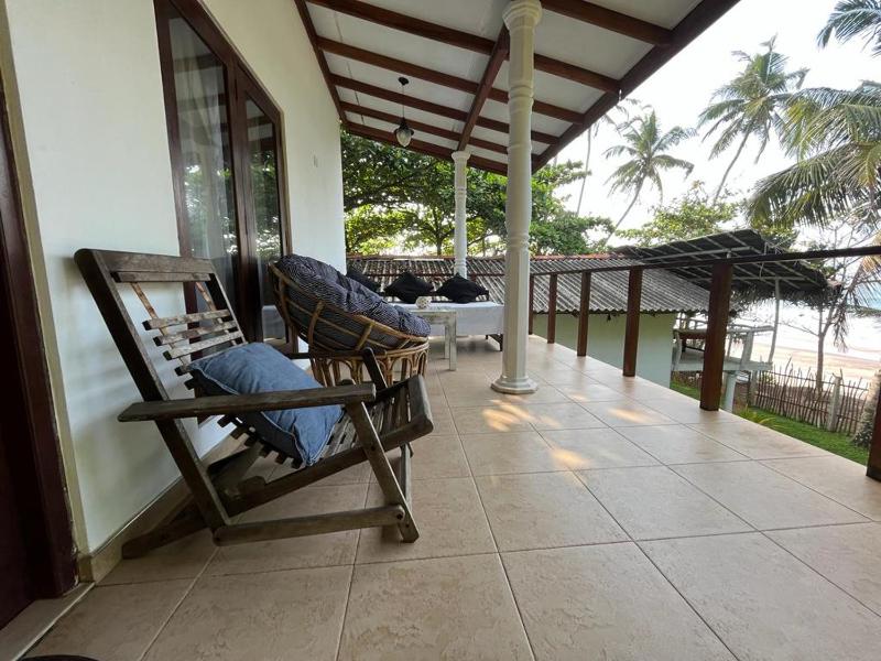 Beach House Kalukatiya - Family Villa Seaview Room Garden Room Beach Cabana - image 15