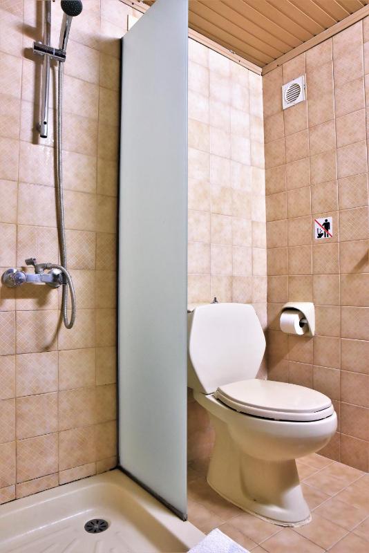 Single Room image 3