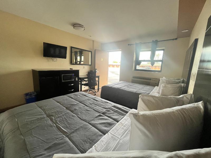 Deluxe Suite image 4