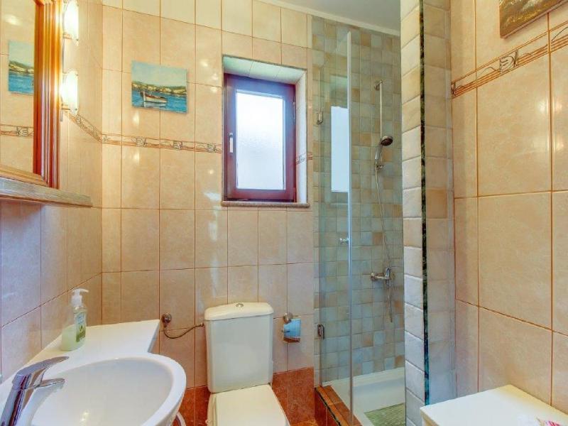 Apartment Blamax with Terrace and Sea View - image 12