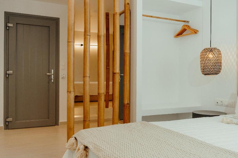 Deluxe Suite image 2