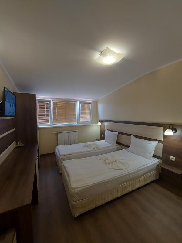 Double Room image 4