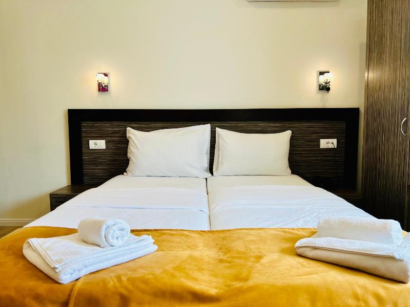 Quadruple Room image 4