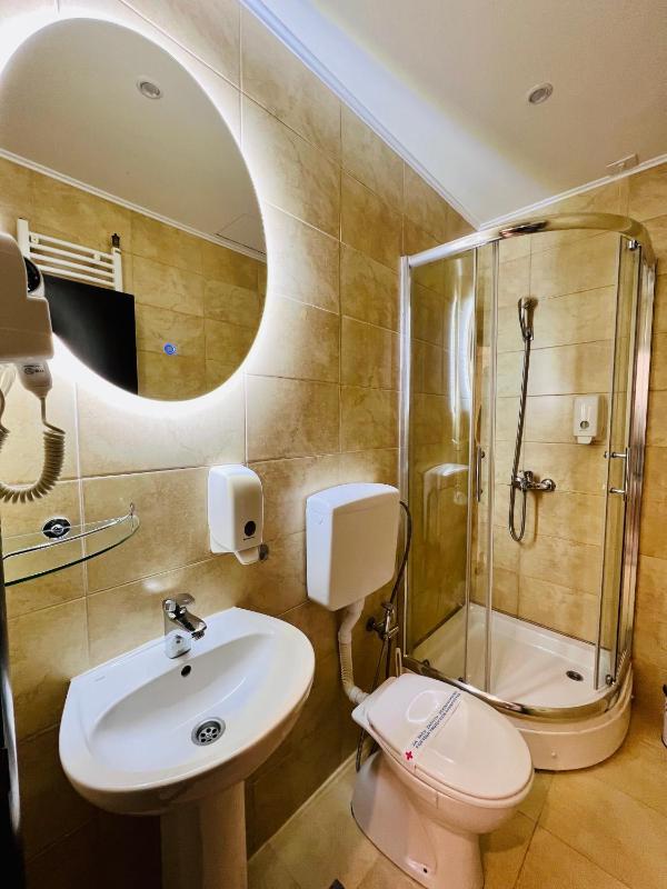 Quadruple Room image 2