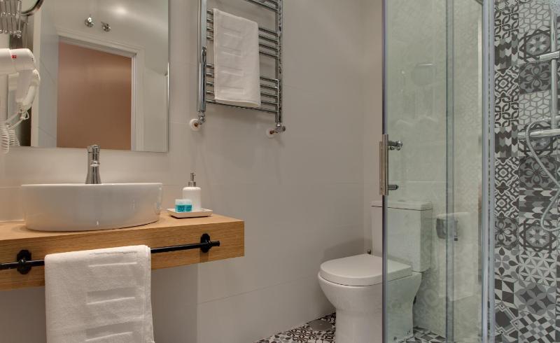 Studio Apartment (3-4 adults) image 3