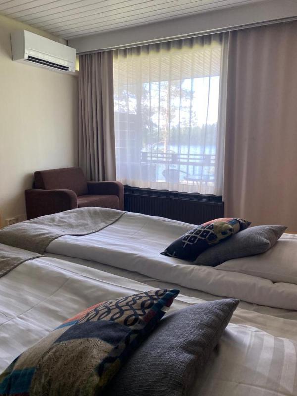 Standard Twin Room image 1