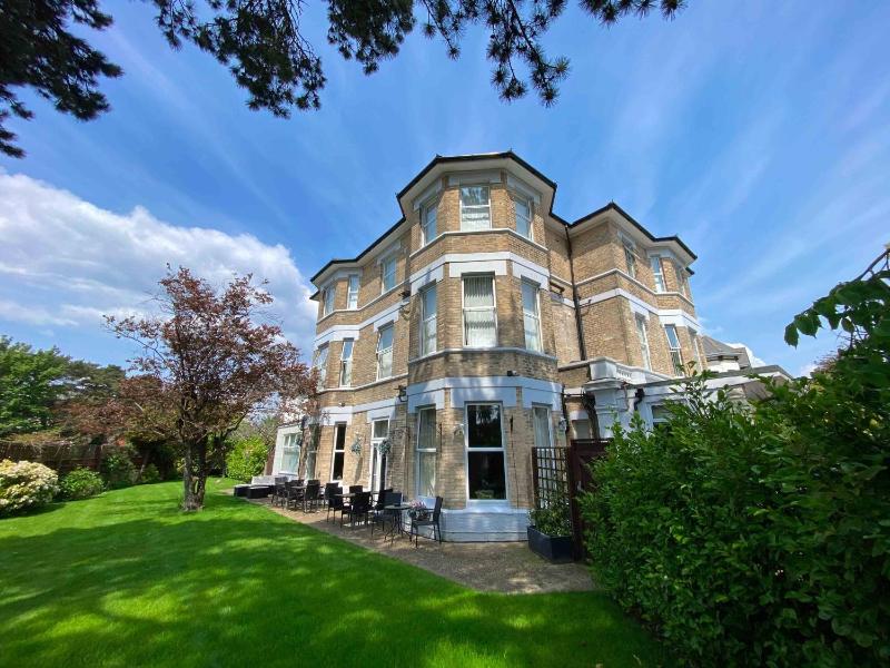 Applewood Hotel - image 5