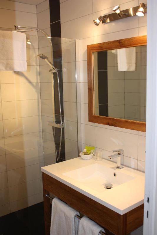 Double Room with Swimming Pool View-Lower level image 2